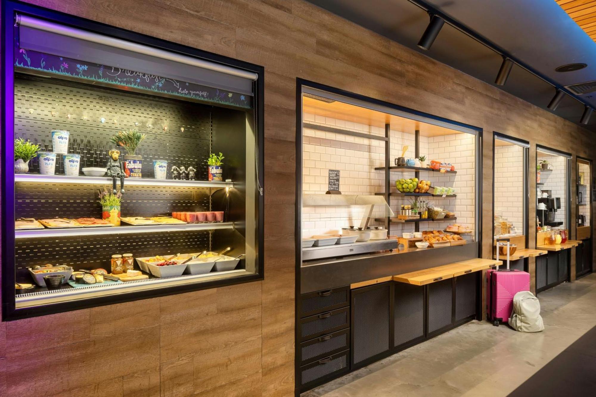 Moxy York — Photos 2